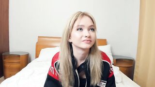 Live record of h0lƴαngęl reaching her tips goal - 1/7/2024