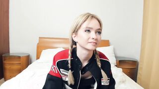 Live record of h0lƴαngęl reaching her tips goal - 1/7/2024