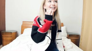 Live record of h0lƴαngęl reaching her tips goal - 1/7/2024