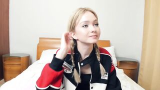 Live record of h0lƴαngęl reaching her tips goal - 1/7/2024