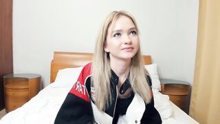 Live record of h0lƴαngęl reaching her tips goal - 1/7/2024