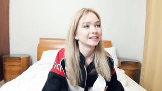 Live record of h0lƴαngęl reaching her tips goal - 1/7/2024