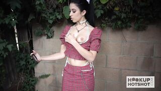 Alex Coal meets up with a new match from her dating app