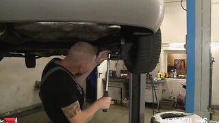 Tattooed beauty Elise getting arse fuck in the garage