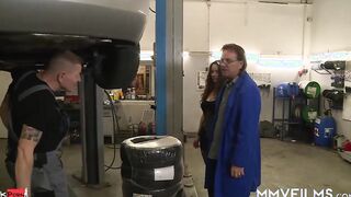 Tattooed beauty Elise getting arse fuck in the garage