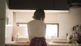 I can't resist thrusting an orgasm in my tits without underwear 4of5