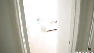 Stud doesn t lose the opportunity to nailed stepmom with