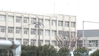 声が出せない絶頂授業で10倍濡れる人妻教師　翔田千里