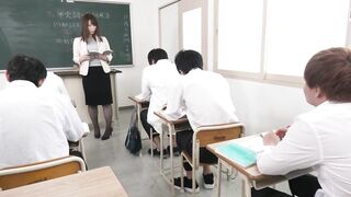 声が出せない絶頂授業で10倍濡れる人妻教師　翔田千里