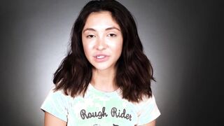 Teen masturbates with vibrator until she cums