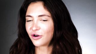 Teen masturbates with vibrator until she cums