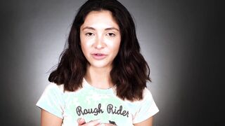 Teen masturbates with vibrator until she cums