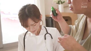 The nurse who falls into the thick kissing sex with the uncle 3of5