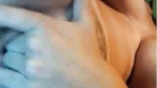 spreading my holes and fingering