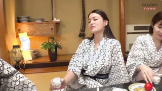 Four female bosses and a man I stayed at a hot spring inn on a business trip 1of5