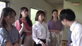Four female bosses and a man I stayed at a hot spring inn on a business trip 1of5