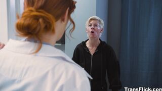 Trandroids Khloe Kay fucks Leana Lovings dripping pussy
