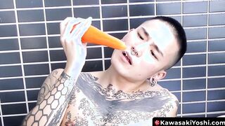 Unusual Yoshi Kawasaki solo fisting with various vegetables