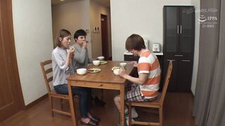 Aunt can not refuse insertion 7 creampie SP 2of5