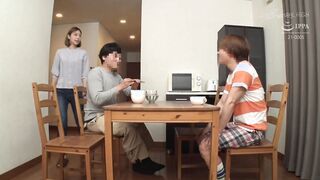 Aunt can not refuse insertion 7 creampie SP 2of5