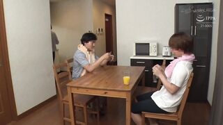 Aunt can not refuse insertion 7 creampie SP 2of5