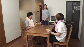Aunt can not refuse insertion 7 creampie SP 2of5
