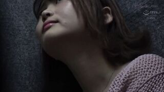 Sensitive woman who is cum while crying in double acme inserted at the same time 1of5