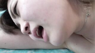 Sensitive woman who is cum while crying in double acme inserted at the same time 1of5