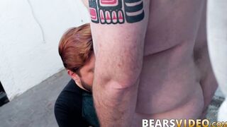 Chubby Alezgi Cage sucks Tony Marks off and receives facial