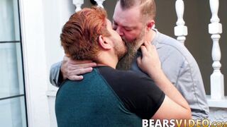 Chubby Alezgi Cage sucks Tony Marks off and receives facial