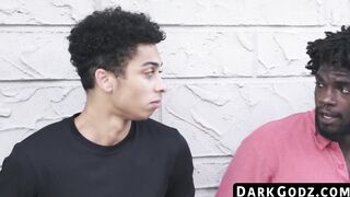 Before rawpounding a man with muscle homo makes him suck his dick