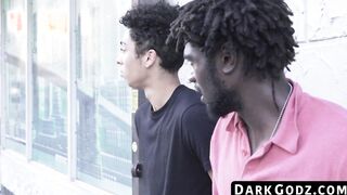 Before rawpounding a man with muscle homo makes him suck his dick