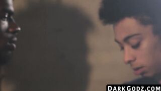 Before rawpounding a man with muscle homo makes him suck his dick