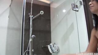 Pattaya GoGo Slut Fucks Farang