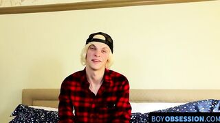 Twink blondie Kayden imparts his performance experience to everybody