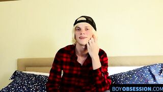 Twink blondie Kayden imparts his performance experience to everybody