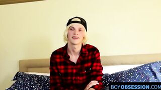 Twink blondie Kayden imparts his performance experience to everybody