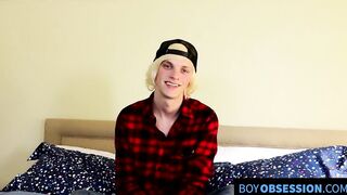 Twink blondie Kayden imparts his performance experience to everybody