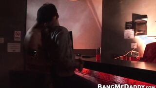 Smooth body twink blows fat daddy cock and takes it bareback