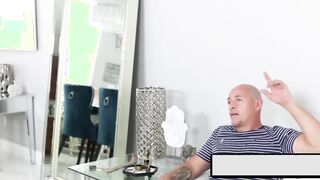 Sexy Sugarbabe Kylie Quinn Offers Lucky Stud A Free Access To Her Juicy Pussy