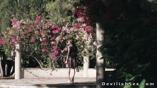 Nature photographer hard fucks brunette teen