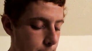 Athletic youngster sucked off before masturbating