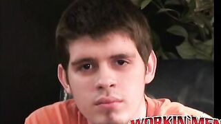 Amateur stud strips down and masturbates while watching porn