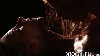 Horny lesbo hotties pleasure each other in wet oral session