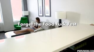❤️PervMom -Extra Thick Stepmom Emily Addison Fucks Horny Stepson To Create Him Hold H