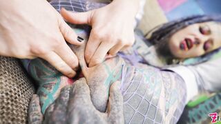 Anuskatzz gets double stuffed with a cock and a strapon