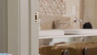 Milf Stepmommy Gigi Dior Has A New Long Penis To Nurture two