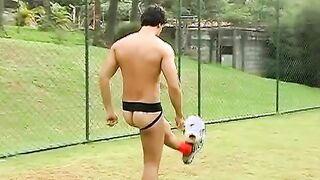 Horny Brazilian muscle head yanking off his pounding dick outside