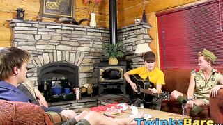 Lascivious young mister Billy London spitroasted in raw 3way