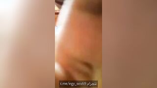 مصرية ممحونه تقلع ملط وتستعرض وتدعك فيه كسها في غياب اهلها